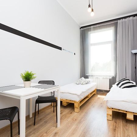 Dot Hostel - Pokoje I Noclegi W Centrum บีเอสโก-เบียวา ภายนอก รูปภาพ