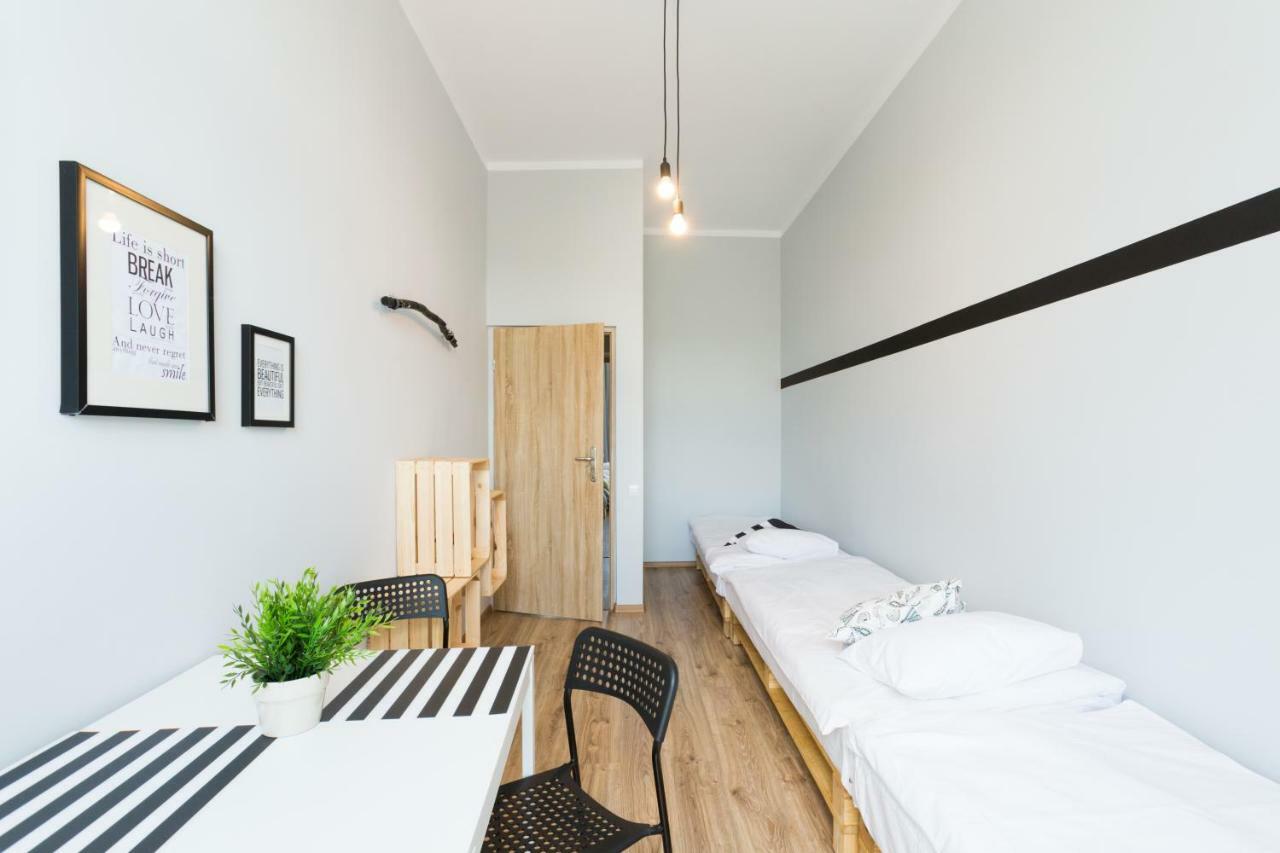 Dot Hostel - Pokoje I Noclegi W Centrum บีเอสโก-เบียวา ภายนอก รูปภาพ