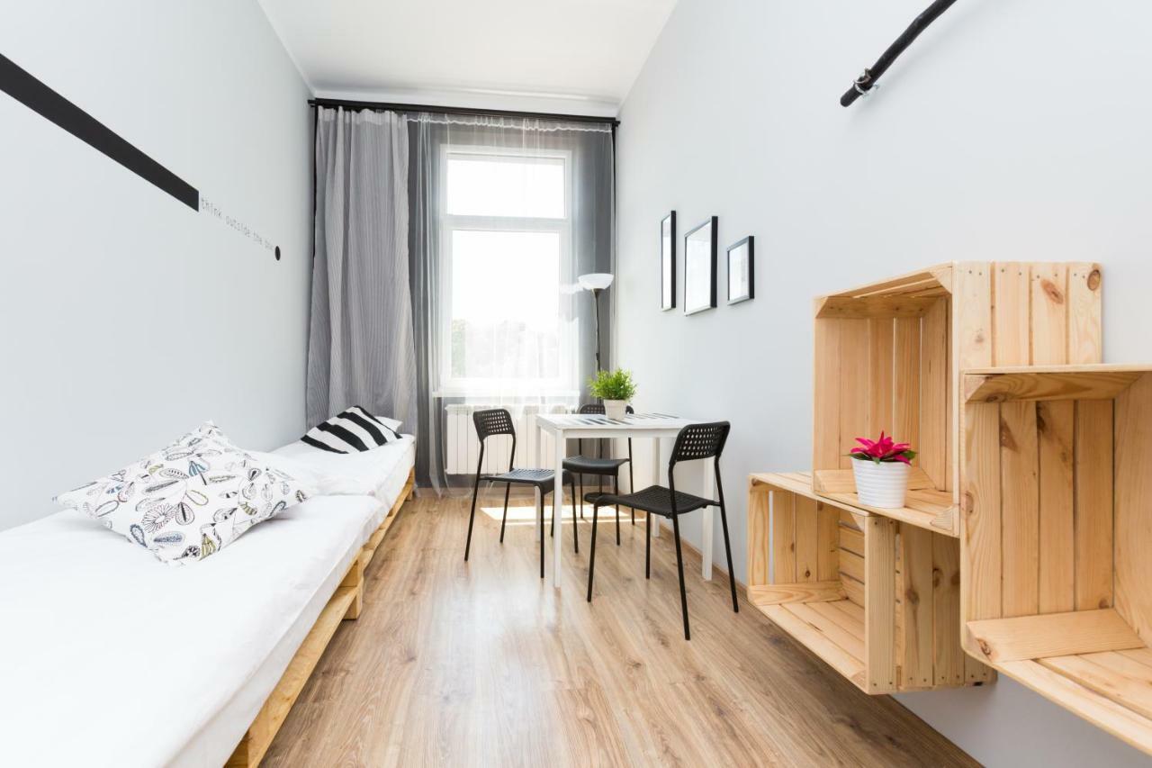 Dot Hostel - Pokoje I Noclegi W Centrum บีเอสโก-เบียวา ภายนอก รูปภาพ